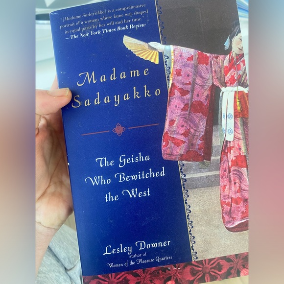 7 Lot of beautiful Japanese illustrated books in English and Japanese - Picture 8 of 16